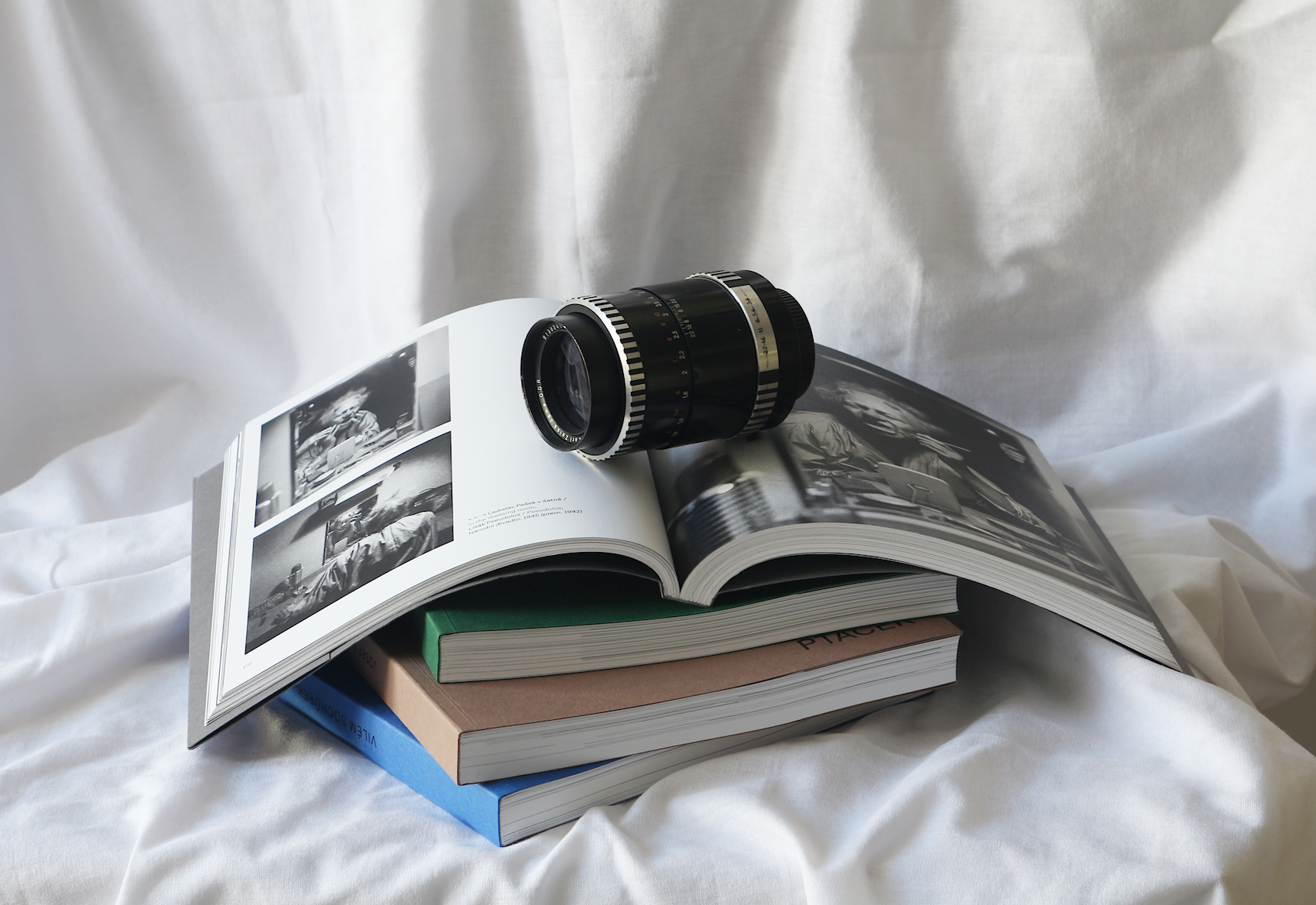 Knihy s objektivem.
